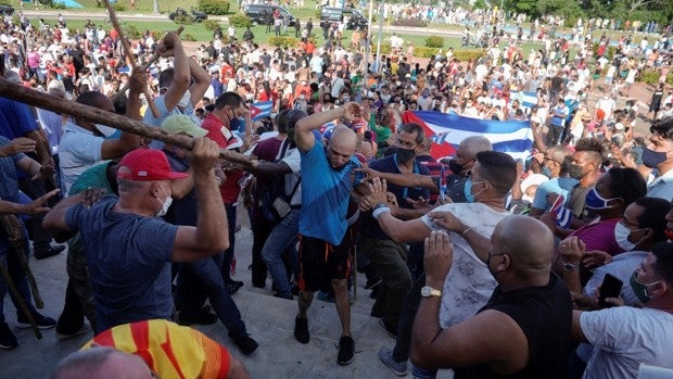 El régimen cubano reconoce un muerto en las protestas en La Habana