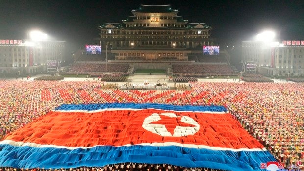 Corea del Norte rebaja la tensión con EE.UU. con un desfile sin armas nuevas y de perfil bajo