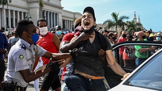 Cuba cierra el año del recrudecimiento de la crisis económica y las protestas civiles