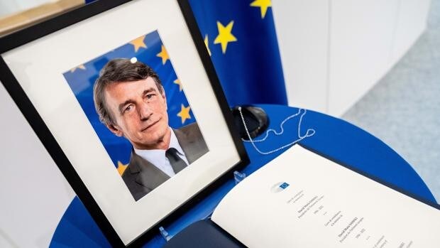 Grupos de antivacunas celebran la muerte del presidente del Parlamento Europeo, David Sassoli