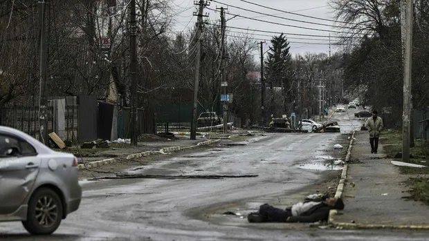 Ucrania denuncia el asesinato de centenares de civiles en las localidades liberadas a las afueras de Kiev