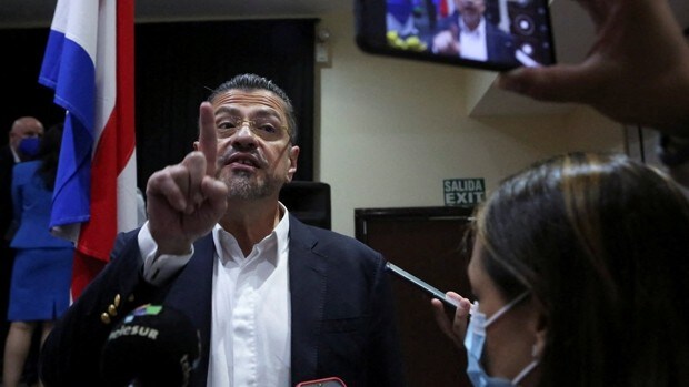 Rodrigo Chaves, el populista que pondrá a prueba la democracia de Costa Rica