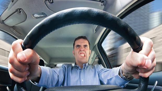 Estos son los riesgos de conducir enfadado