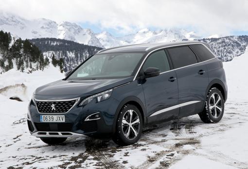 PEUGEOT 5008