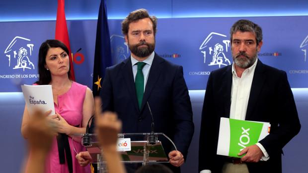 El portavoz de Vox en el Congreso y del comité negociador de estos pactos, Iván Espinosa de los Monteros,