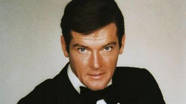 Roger Moore El Primer James Bond Con Licencia Para Morir