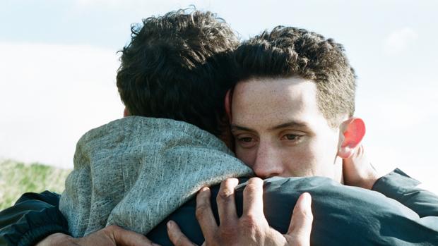Fotograma de «Tierra de Dios», ópera prima de Francis Lee