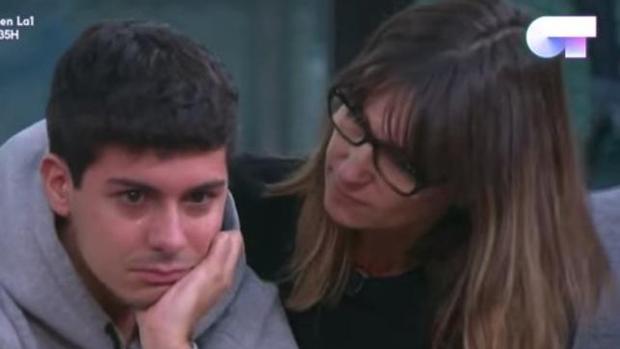 La directora de Operación Triunfo (OT 2017) consuela a Alfred