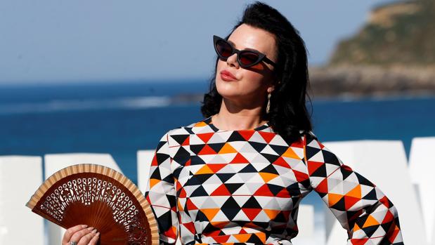 La actriz Debi Mazar da vida a Ava Gardner en «Arde Madrid»
