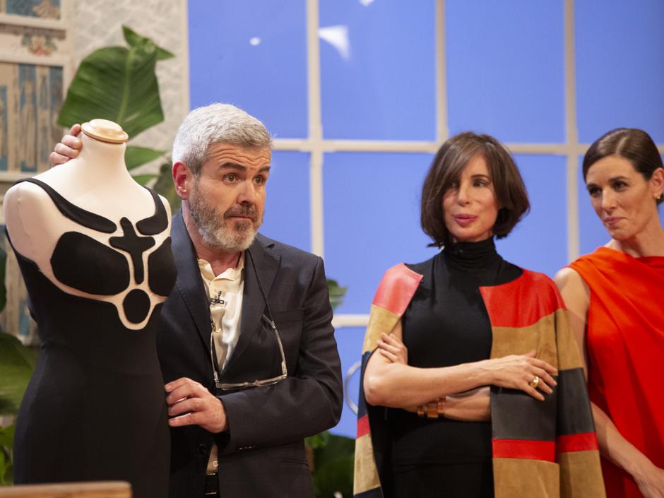 La historia que esconde el vestido España, protagonista del estreno de  «Maestros de la costura»