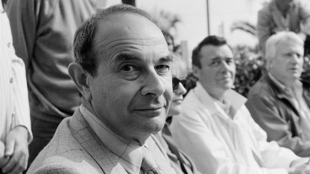 El cineasta Stanley Donen, fotografiado en el festival de cine de Cannes, en 1984
