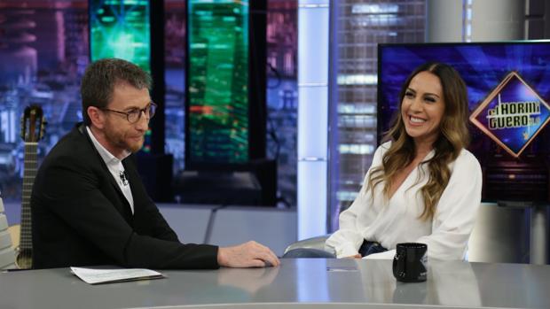 Pablo Motos y Mónica Naranjo, en «El hormiguero»