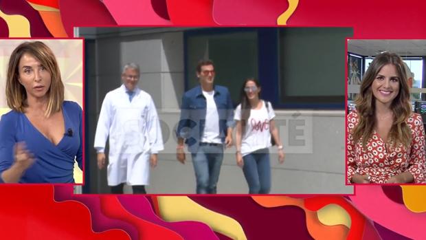 María Patiño mostrando las imágenes de Albert Rivera y Malú juntos