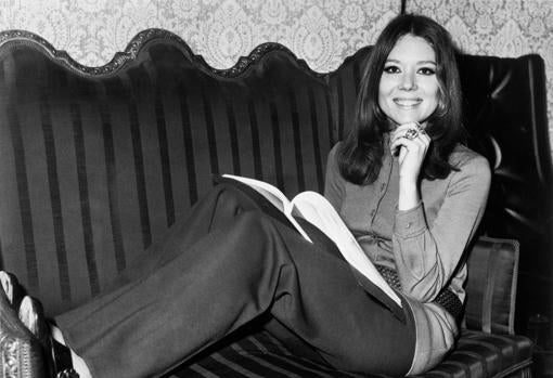 Diana Rigg, en una sesión de fotos en los años setenta