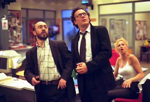 Álex Angulo, José Coronado y Esther Arroyo, en «Periodistas»