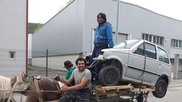 Imagen del vehículo sobre el carro