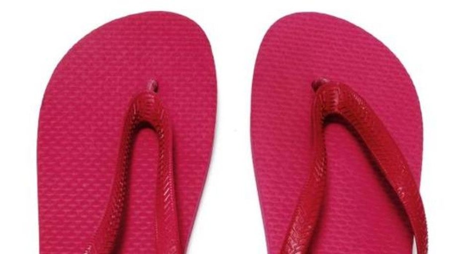 Los podólogos advierten de las lesiones que pueden provocar las chanclas