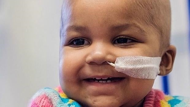 La niña Layla en una imagen tomada en el Hospital Great Ormond Street (GOSH) en Londres