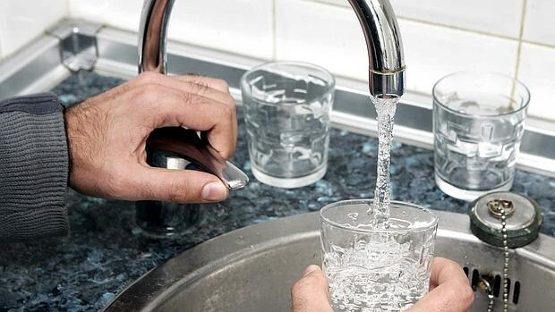 Los hogares de las grandes ciudades son más eficientes en el consumo de agua