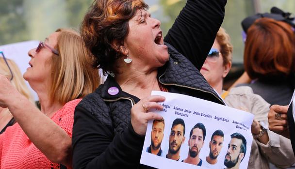Protesta por la sentencia de la Justicia en la Ciudad de la Justicia de Valencia