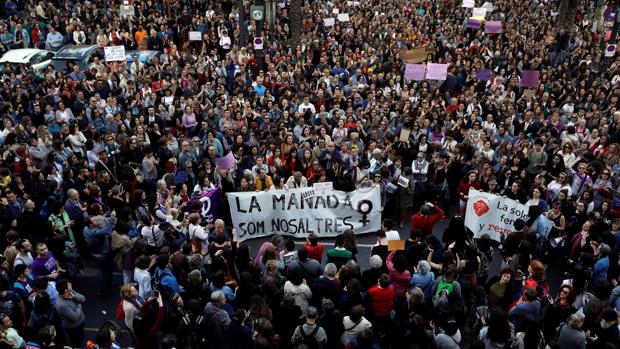 Cientos de personas se manifiestan en Valencia el día del fallo judicial
