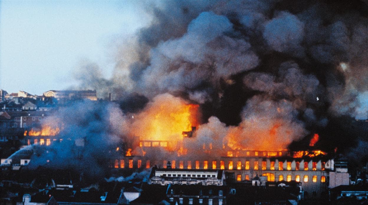 Treinta Anos Del Legendario Incendio Que Destruyo El Centro De Lisboa