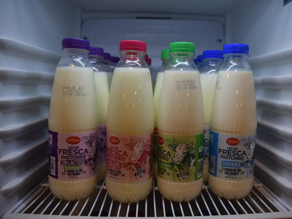 Los españoles beben cada vez más leche fresca