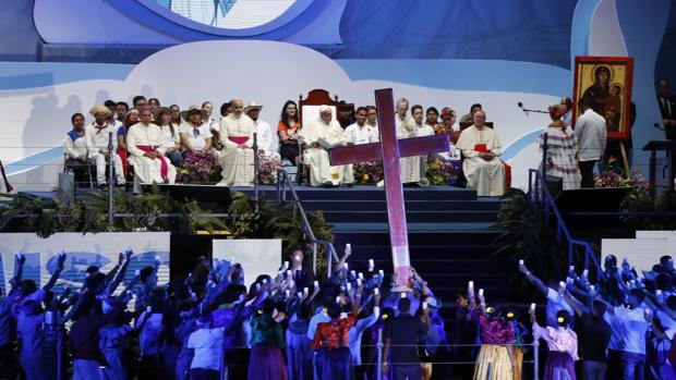 El papa Francisco preside el tradicional Vía Crucis dentro de los actos de la Jornada Mundial de la Juventud (JMJ)