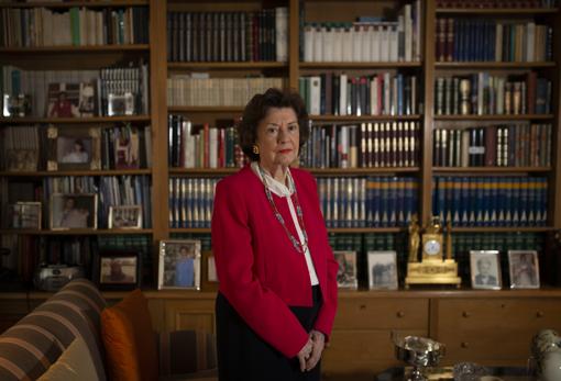 María Teresa Estevan Bolea