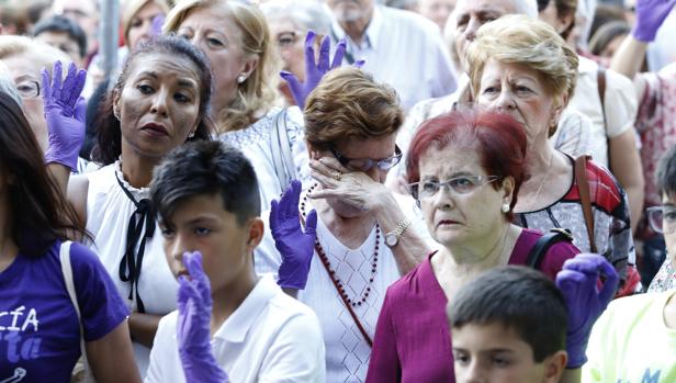 Concentración por la útima mujer asesinada en Córdoba por violencia de género