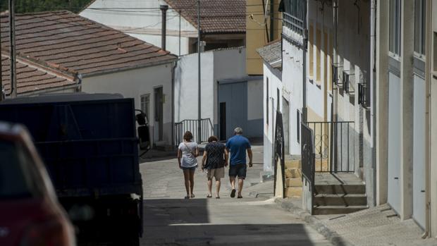 Los padres de Víctor y su tía tres dían después del suceso