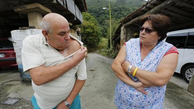 José Antonio Suárez e Isolina Suárez, ayer, en su casa de Fano (Asturias)