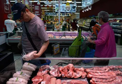 La escasez de carne de cerdo por la peste porcina ha encarecido los precios en China
