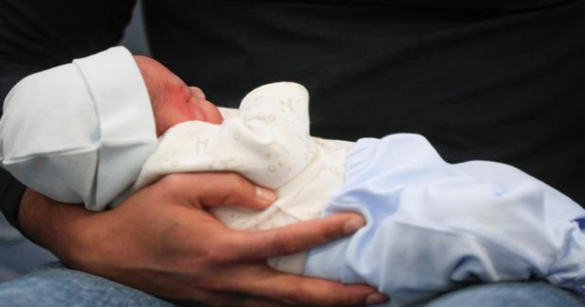 Carlos Dariel Y Ariadna Los Primeros Bebes Nacidos Este En Espana Carlos Dariel Y Ariadna Los Primeros Bebes Nacidos Este En Espana