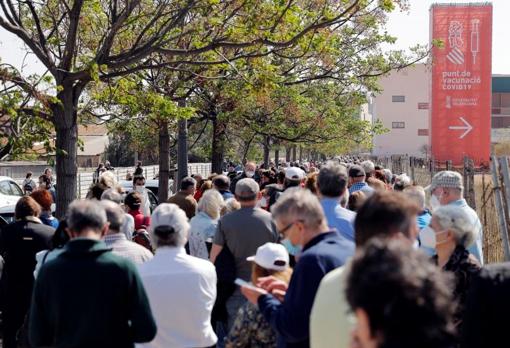 Long queues at the Hospital La Fe in Valencia