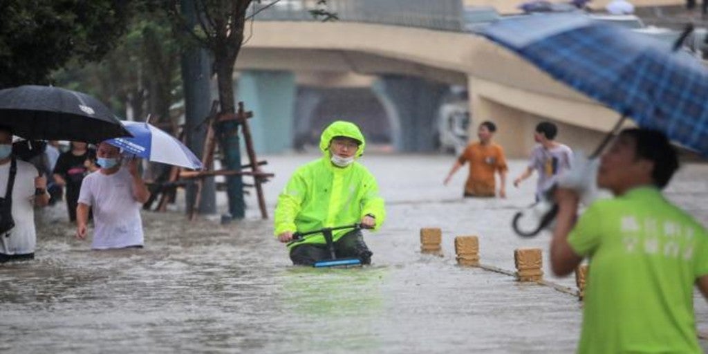 At least twelve dead in floods in China's Henan province ...