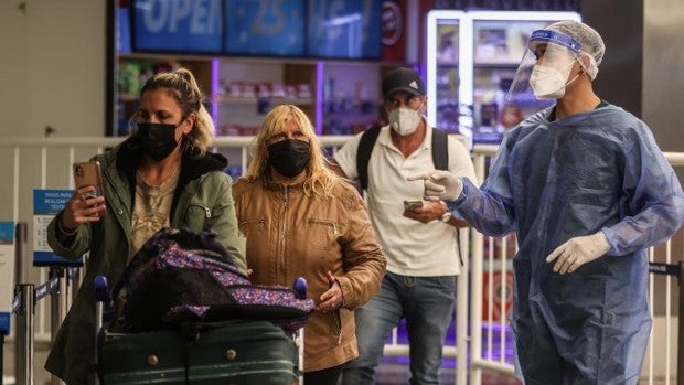 Los viajeros de Argentina, Bolivia, Colombia y Namibia deberán guardarcuarentena a su llegada a España