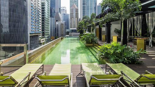 Skyline pool