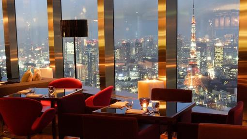 Vistas desde uno de los restaurantes de lujo del club tokiota