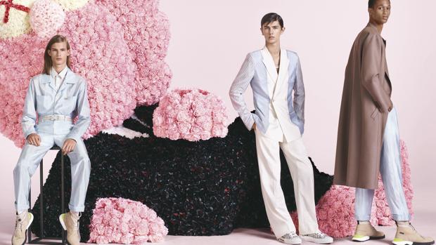 Una de las imágenes de la campaña de Dior Homme primavera-verano 2019 en la que aparece el príncipe Nikolai de Dinamarca (imagen central)