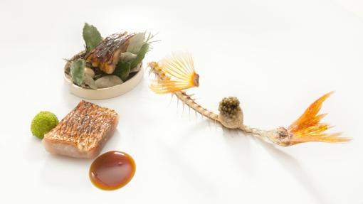 Salmonete en tres servicios de Azurmendi