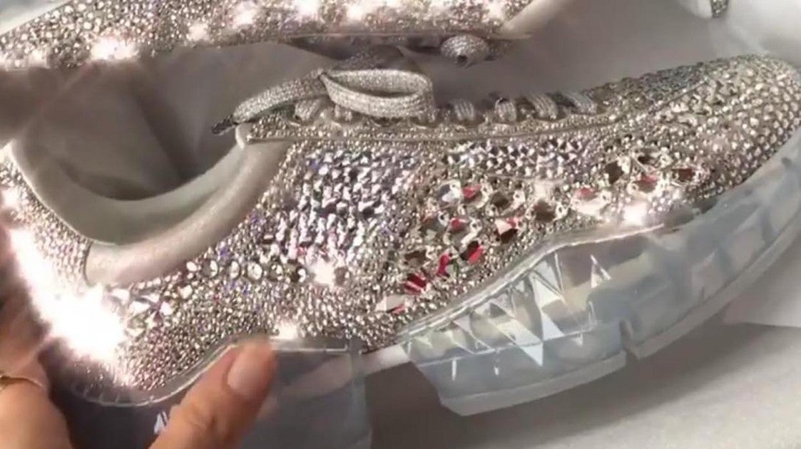Las zapatillas joya de Jimmy Choo que cuestan 3.000 euros