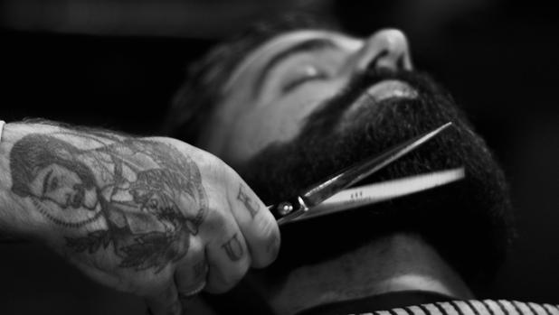 En la barbería puedes someterte a todo tipo de tratamientos