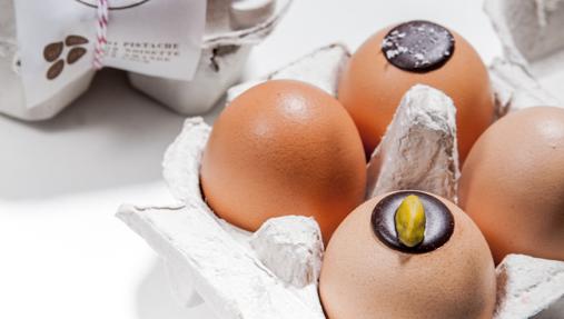 Los cuatro huevos pralinés de Le Chocolat Alain Ducasse (32 euros) ©Pierre Monetta