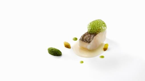 Merluza en salsa verde y piparras a la brasa de El Celler de Can Roca