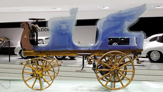 El primer coche que hizo Ferdinand Porsche fue un eléctrico