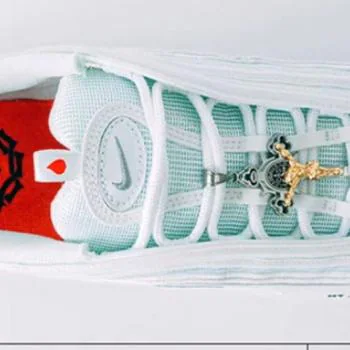 Embutido resultado Notorio Jesus Shoes: las zapatillas Nike con agua bendita de 3.621 euros