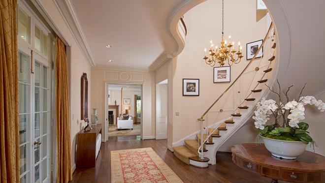 Interior de la histórica casa de Beverly Hills de la artista