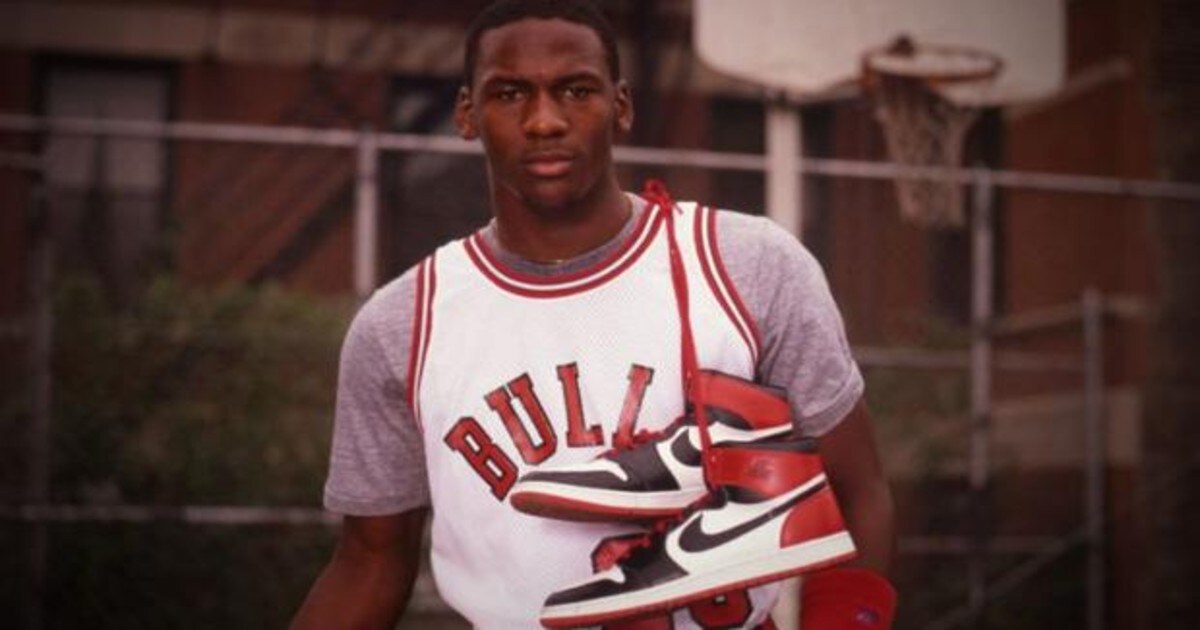 analogía poetas adoptar Vendidas unas zapatillas usadas de Michael Jordan por más de 100.000 euros