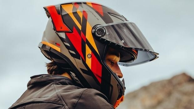 Descomponer comerciante Receptor Cinco marcas de cascos de moto de lujo diferentes a las que conoces